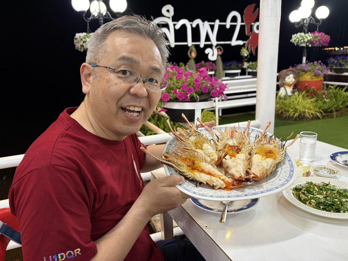 SomChamp's tweet photo. Pse enjoy MICHELIN seafood in Surat Thani @JJ1DQR  ToTo san https://t.co/1BbxPC7Zjq