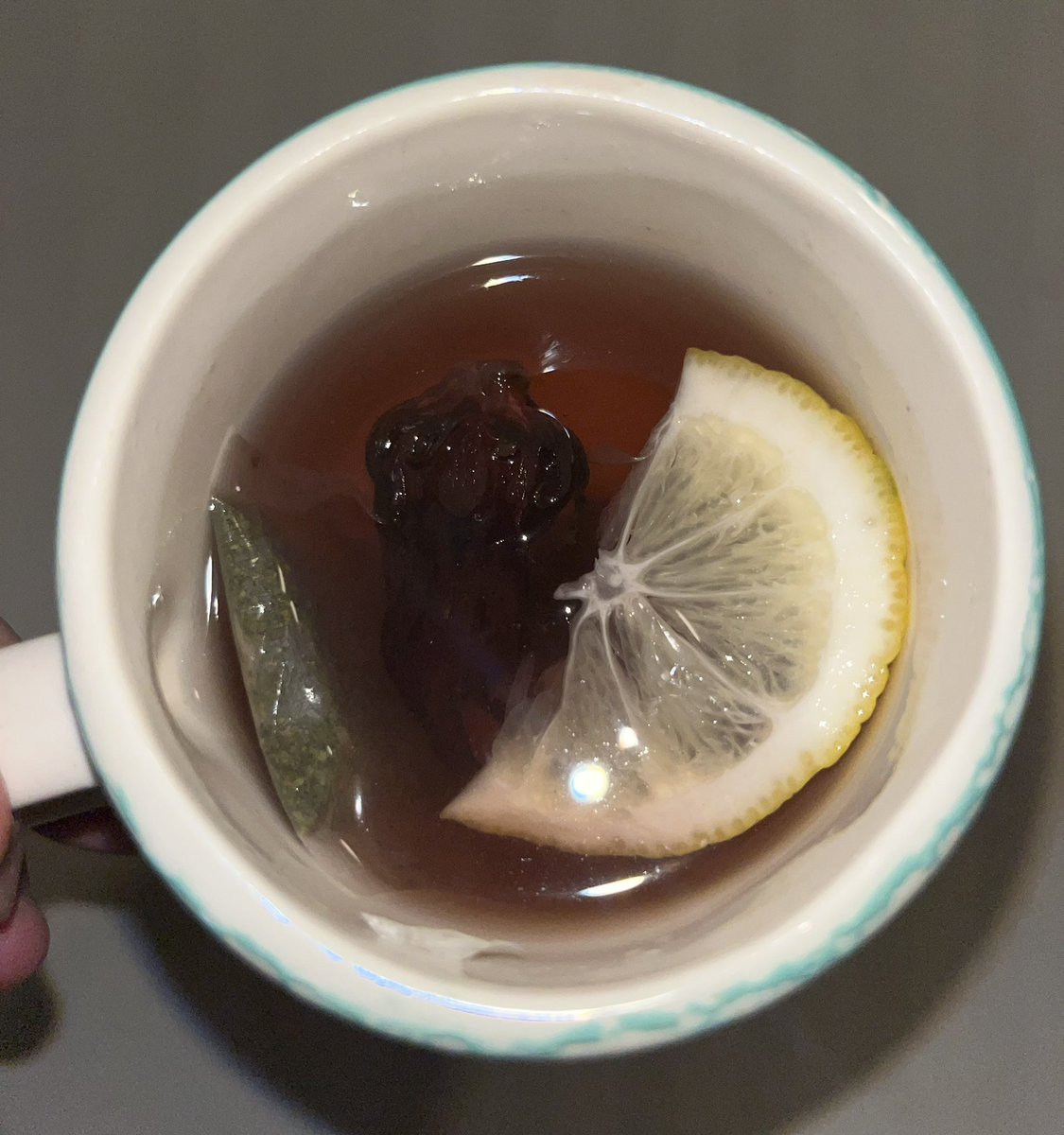 studioooe's tweet photo. spearmint tea, red rosella, sama lemon to close the day https://t.co/b0vu1qespv