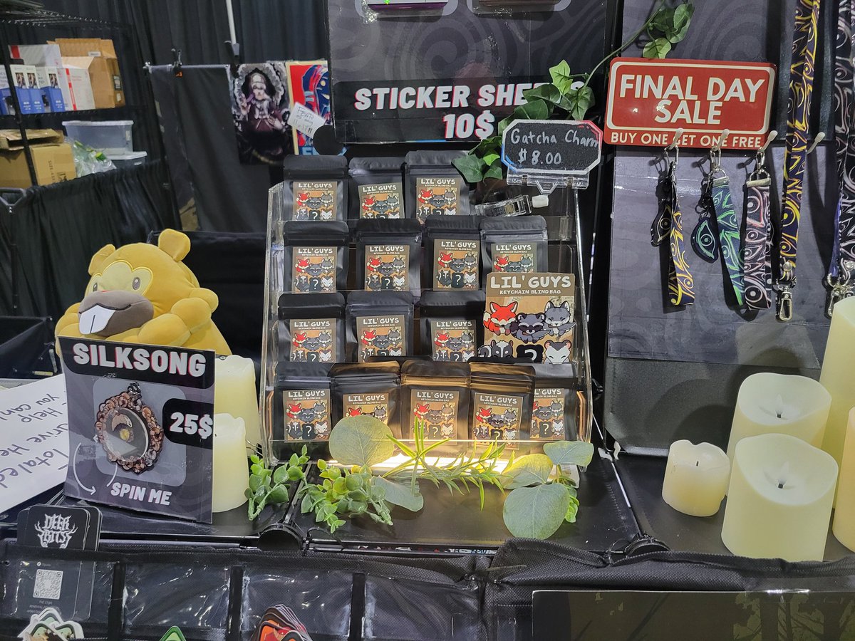 DeerBits_'s tweet photo. Last day! And as usual it's buy one get one free on everything! One per purchase. 

We also sold out of the booth babe pins 😱. So I'll restock those as soon as I get home. And our booth helper is also here all day at #momocon https://t.co/VxA2TwDt9p