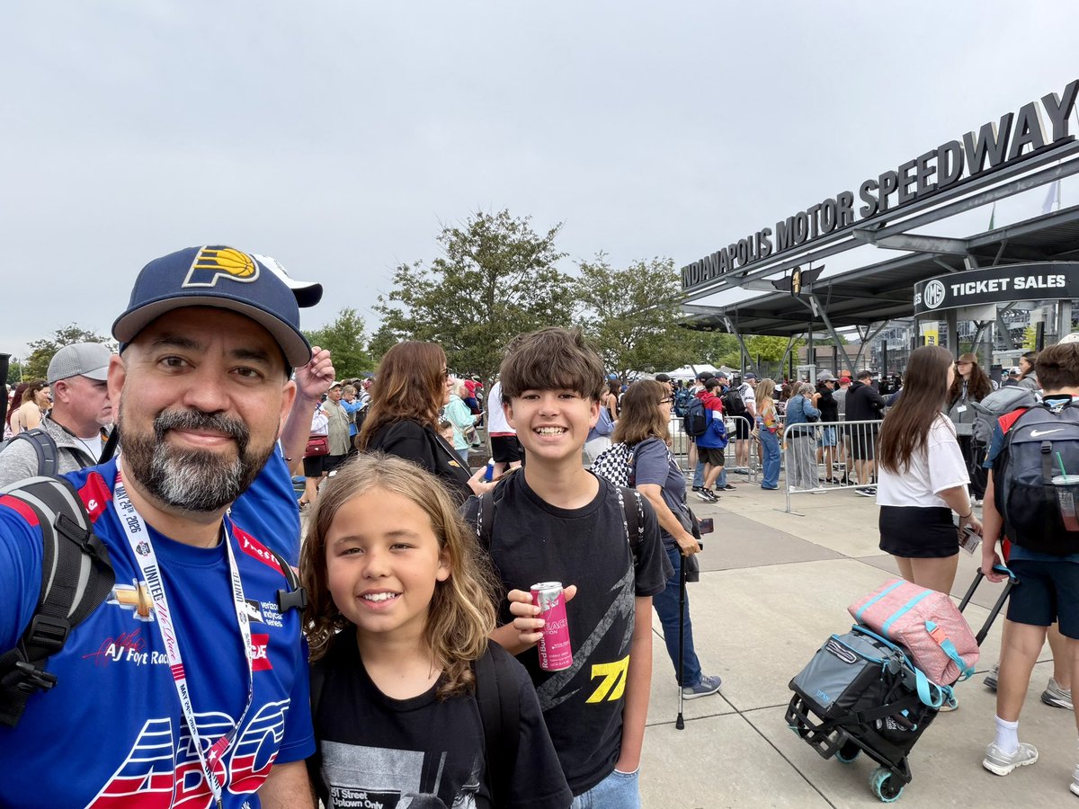 moodyforelpaso's tweet photo. Letβs go racing! πππ #Indy500 #BackHomeAgain https://t.co/sTwoP4hAGG