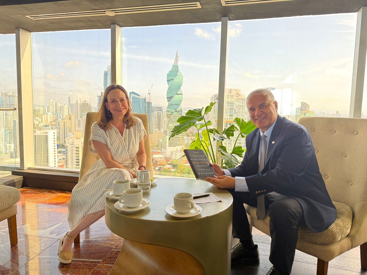 IsraelinPanama's tweet photo. El embajador @MattanyaCohen se reunió hoy con @MariaCorinaYA , la líder opositora venezolana y gran amiga de Israel. Le deseó que Venezuela regrese pronto a la libertad y la democracia, y que se restablezcan a la brevedad las relaciones diplomáticas entre Venezuela e Israel. https://t.co/tqEtdGCOvX