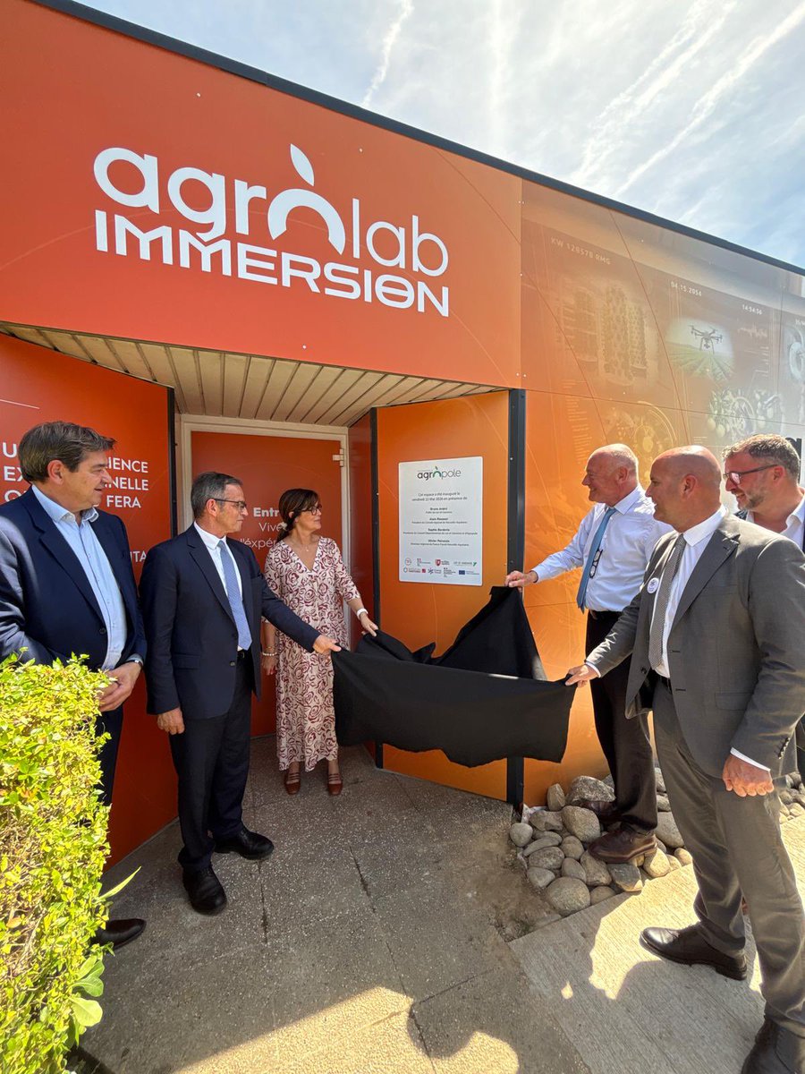 Prefet47's tweet photo. #Inauguration |Inauguration d'AGROLAB, vitrine immersive des métiers et des savoir-faire agroalimentaires

Bruno André, Préfet de Lot-et-Garonne, aux côtés d’Alain Rousset, Président du Conseil régional de Nouvelle-Aquitaine, a inauguré la nouvelle salle immersive dédiée à la découverte des métiers de l’agroalimentaire.

🌾Avec Agrolab Immersion, les visiteurs pourront plonger au cœur de l’industrie agroalimentaire, découvrir la diversité des métiers de la filière et explorer les nombreuses opportunités professionnelles offertes sur le territoire.

🎯 Objectifs de cet espace innovant :
• renforcer l’attractivité des métiers de l’agroalimentaire
• répondre aux enjeux de recrutement et de formation
• valoriser une filière innovante et essentielle à notre souveraineté alimentaire

➡️Par son soutien financier, l’État accompagne concrètement les actions en faveur de l’emploi, de la formation, de l’innovation et du développement de la filière agroalimentaire en Lot-et-Garonne.
