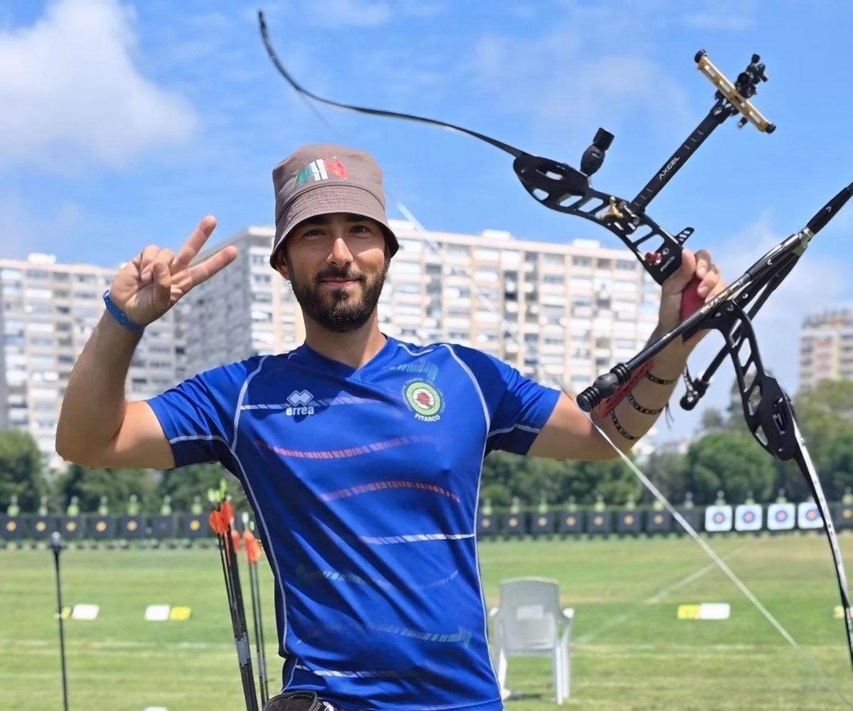 ItaliaTeam_it's tweet photo. Il Tiro con l'Arco azzurro fa centro ad Antalya 🎯

Doppio podio nel ricurvo agli Europei: argento di Nespoli nell’individuale, bronzo a squadre femminile per  Andreoli, Di Francesco e Rebagliati🏹

Mauro, Tatiana, Roberta e Chiara, siete da applausi 👏

#ItaliaTeam @FitarcoItalia