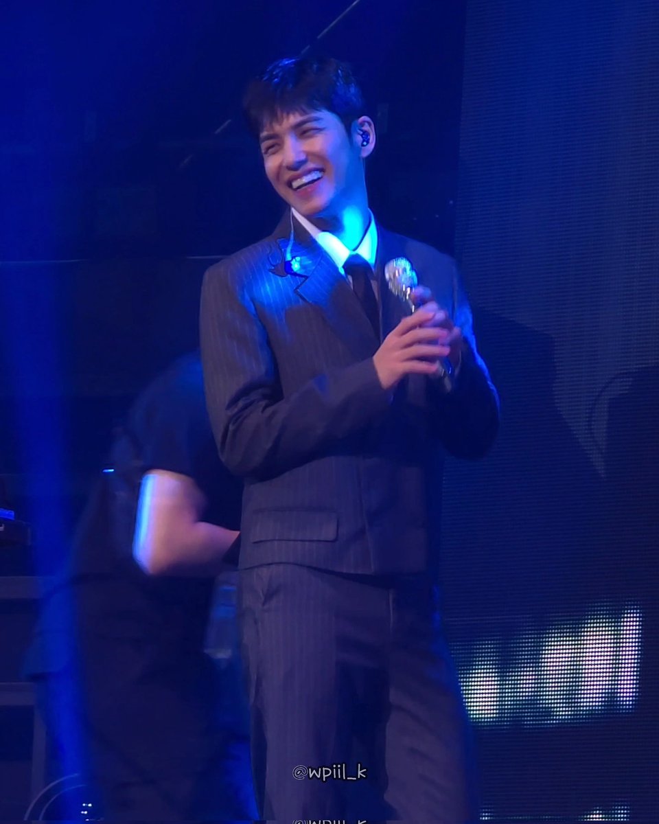 렛서 tweet media