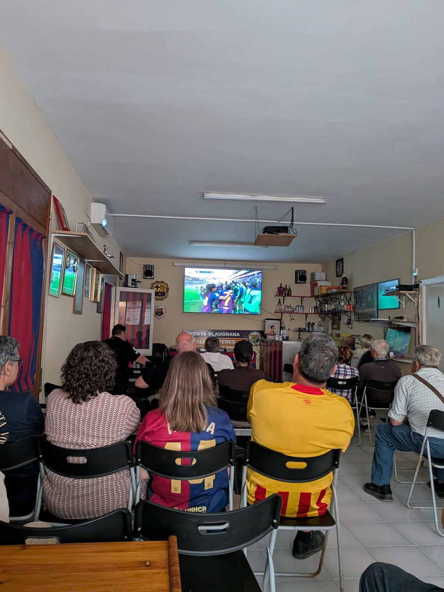 FPFCBValles's tweet photo. 🏆 🥇 ⚽ Així han celebrat les nostres penyes del #Vallès la 4a Champions del @FCBfemeni !

👏 Felicitats, CAMPIONES!

📹 1. @PB_Cardedeu .

📸 2. PB l'Alba del Vallès.

📸 3. PB #Mollet del Vallès.

📸 4. PB #Valldeltenes.

@ConfePenyesFCB @FCBPenyes https://t.co/CCXj8gU0vp
