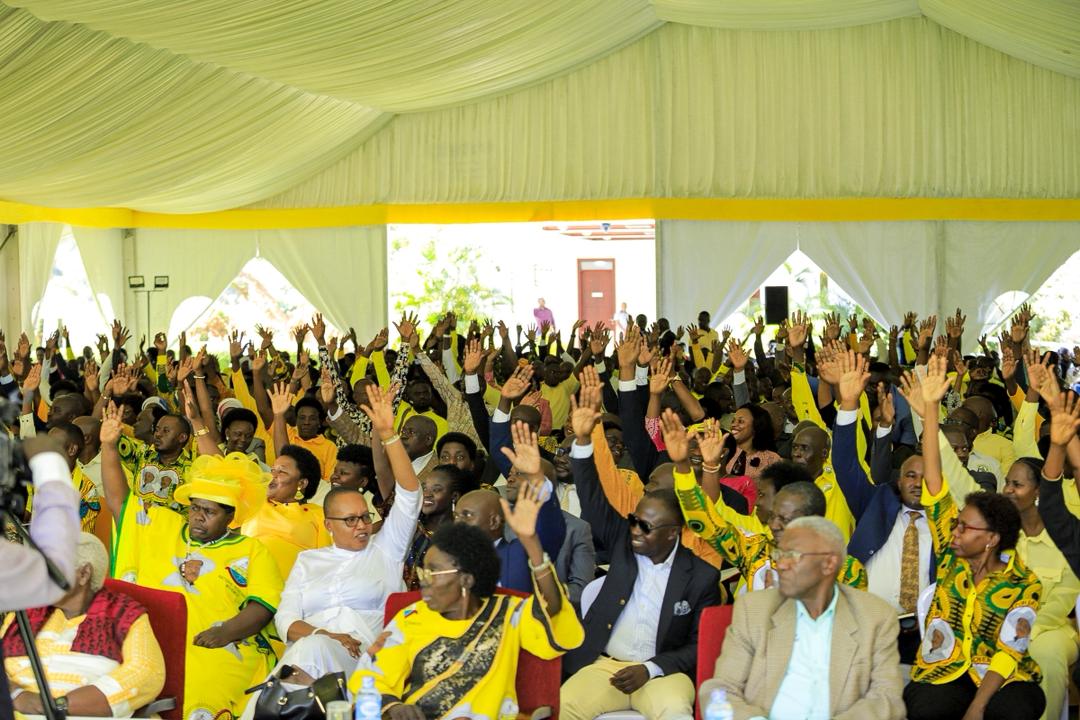 TayariWestTV's tweet photo. UPDATE: The @NRMOnline parliamentary caucus has unanimously elected Hon. @ObothOboth, and Rt. Hon. @Thomas_Tayebwa as the flagbearer for the positions of Speaker and Deputy Speaker of the 12th parliament.
#TayariWestUpdates https://t.co/BxcSo5ZC8F