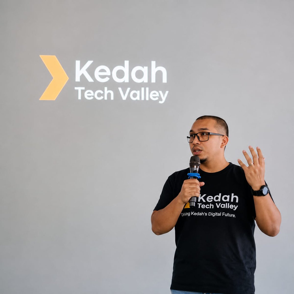 techtamus's tweet photo. Event kolaborasi pertama Techtamu, Kedah Tech Valley dan NooBS, berlangsung sangat lancar dengan kehadiran melebihi 40 peserta. Terima kasih atas sambutan hangat dan layanan mesra daripada komuniti Kedah Tech Valley. https://t.co/vD8MQAnjS0