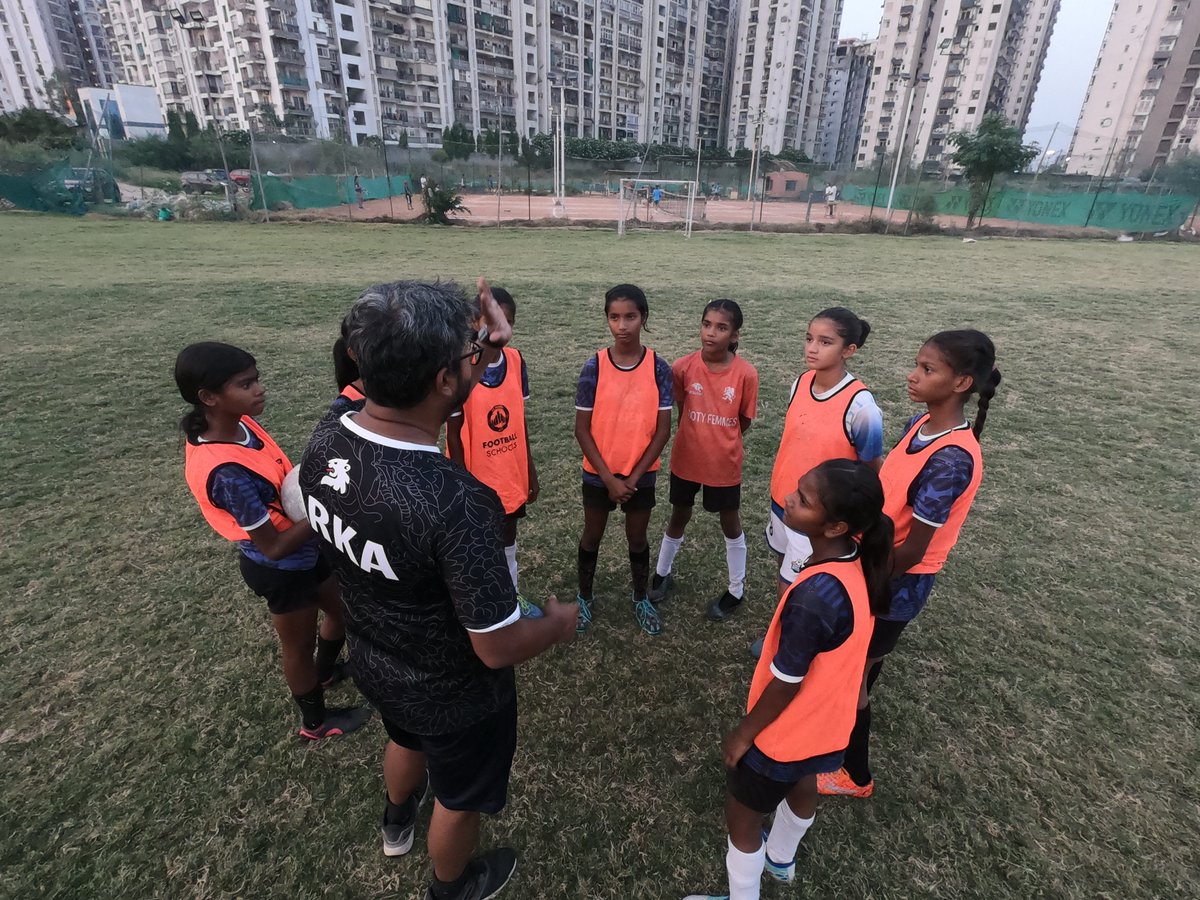 Footy_Femmes's tweet photo. One for All, All for One!

#Football #Soccer #IndianFootball #WomensFootball #GirlsFootball #Youth #Noida #Delhi https://t.co/fdIP511Mr7