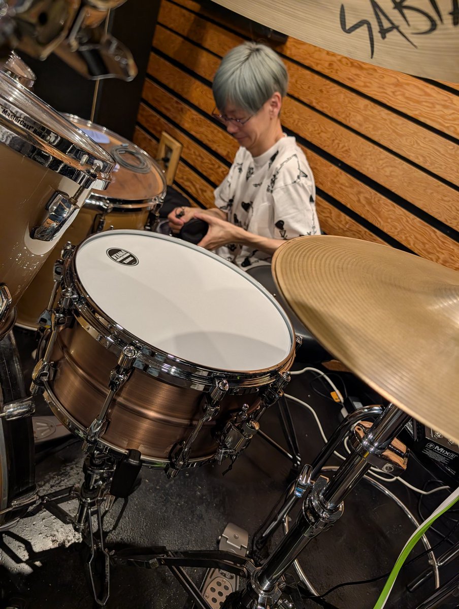 SLIE_'s tweet photo. 6/4 落果主催のLIVEに向けてリハでした！
落果の1周年！！！気合い入りまくりなので、ぜひMozuis初出演の吉祥寺クレッシェンドへ来てねー🔥

そいえば、まっつんがスネアを新調したそうで！
ドカーン！とスパーン！を兼ね備えためちゃくちゃいい音してたのでLIVE当日をお楽しみに！ https://t.co/TA2QEK86rO