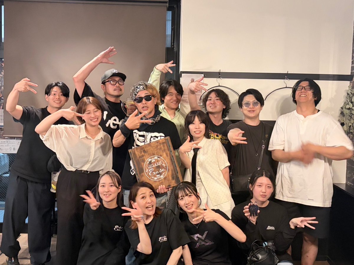Honehone69s's tweet photo. 無事帰還したですばい⚓️

満員御礼の目撃有り難うございました🙇‍♀️

アコースティックでもハイジャンプ産業 https://t.co/ZQhS0tj4Iz