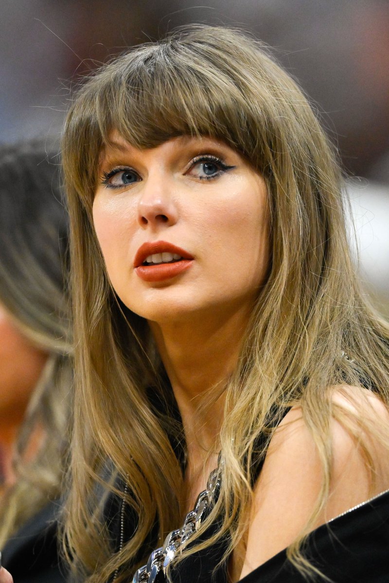 Taylor Swift in 4k tweet media
