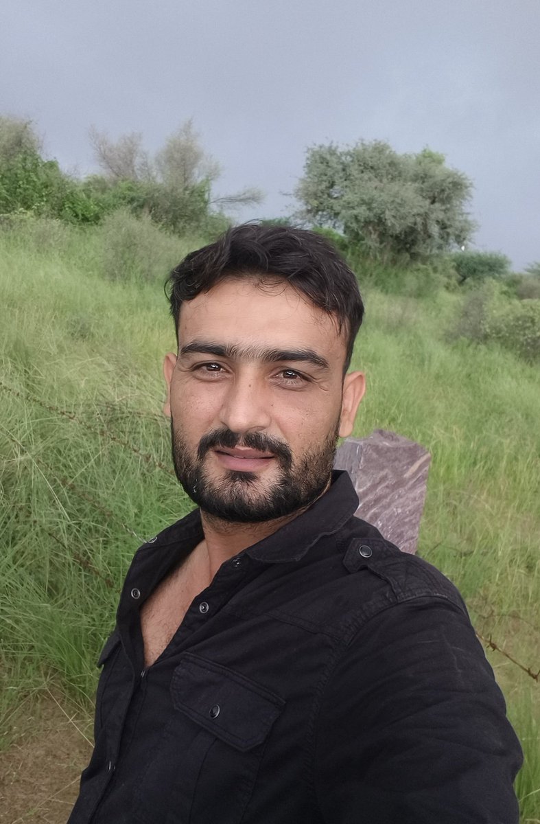 JATbera1's tweet photo. अकेले लड़ रहा हूं वक्त से हर रोज मुस्कुराकर,,,,
काश कोई भाई होता जो कहता चिंता मत कर, मैं हूं ना।💔
#BrothersDay https://t.co/xL9qSiCrGY