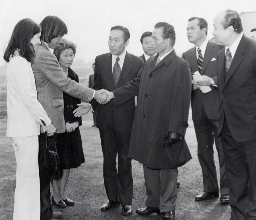 hesp365's tweet photo. @irenejiyoon Thank you too. Flip shared some pictures with me today. Here's him meeting Park Chung-hee in 1973 at the opening of his grandfather's park in Gangnam https://t.co/qCkmkDiUUY
