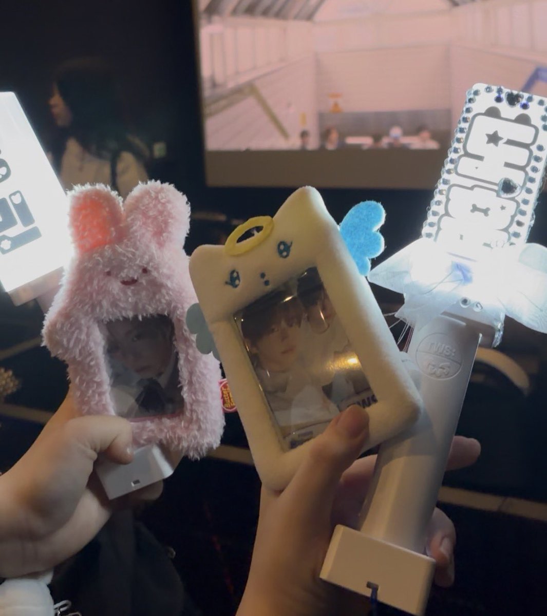 훙훙 tweet media