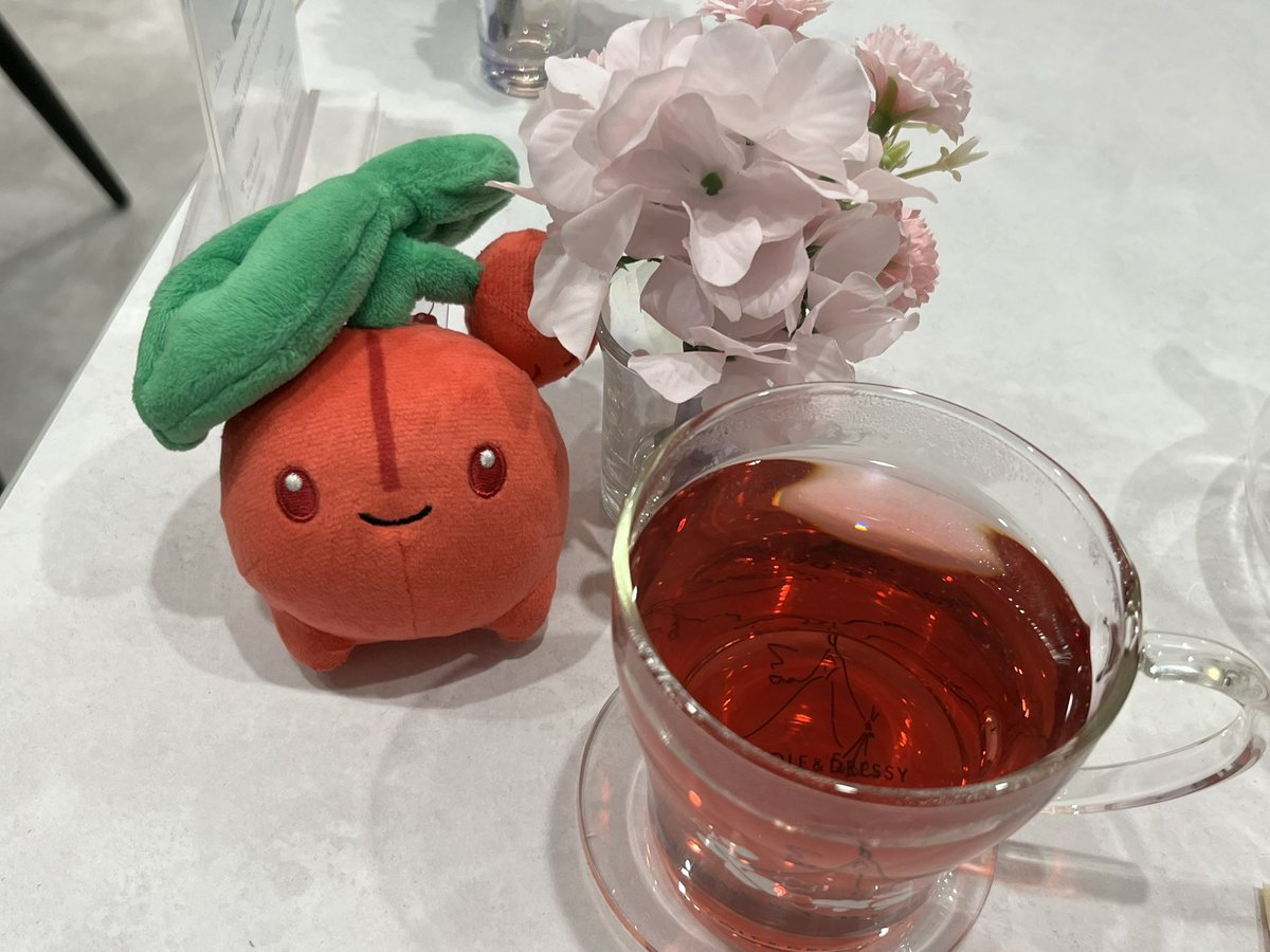 ma1washi's tweet photo. 最近のワイは女友達とオシャカフェで楽しんだり、仲良しエンジニアとケーキ食ったり、銚子行ったり、サンライズに乗ったりしました。サンライズ大好き。 https://t.co/hhCrhAy4KX