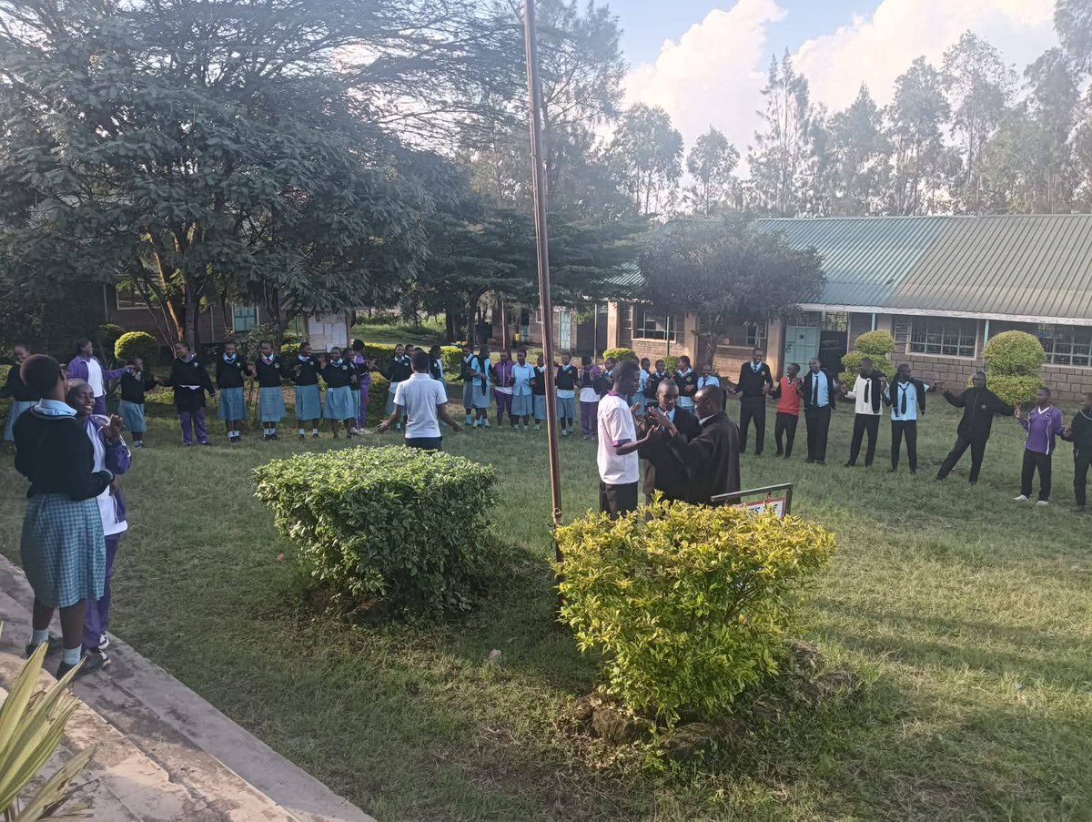LibacKenya's tweet photo. Joined by MAS Kenya, we are strengthening support systems to challenge harmful social norms and empower students to thrive.

#Mentorship #GenderEquality #BehaviourChange #SBCC https://t.co/wwv6j01DMR