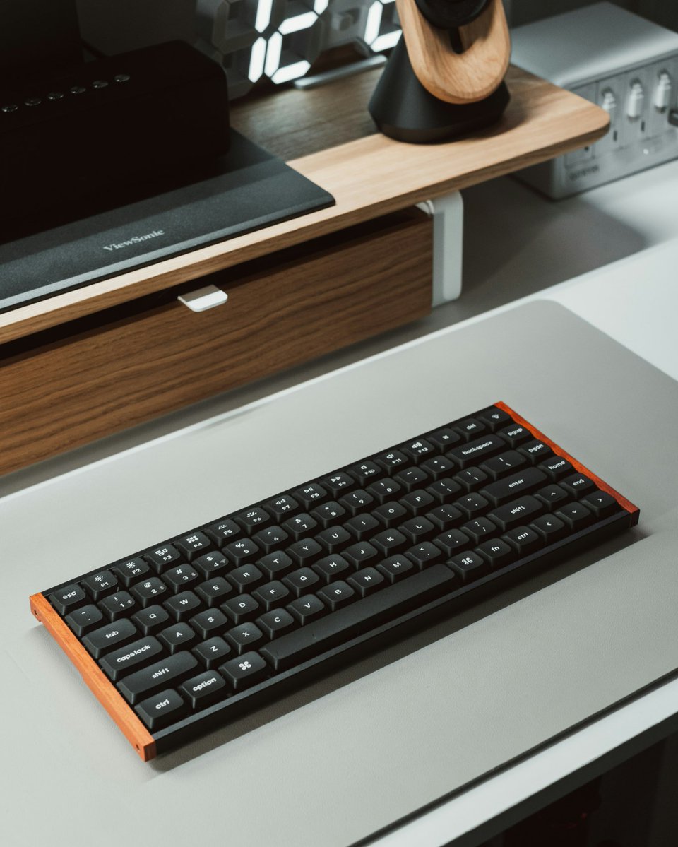 KeychronMK's tweet photo. Low-key appearance. Competitive-level specs.
The K3 Ultra combines an ultra-fast 8K polling rate with up to 550 hours of battery life — perfect for gamers who prefer a more understated setup.

📸stuffedbox (IG)

#Keychron #MechanicalKeyboard #8KPollingRate #WirelessKeyboard https://t.co/AcGRMsn4Nj