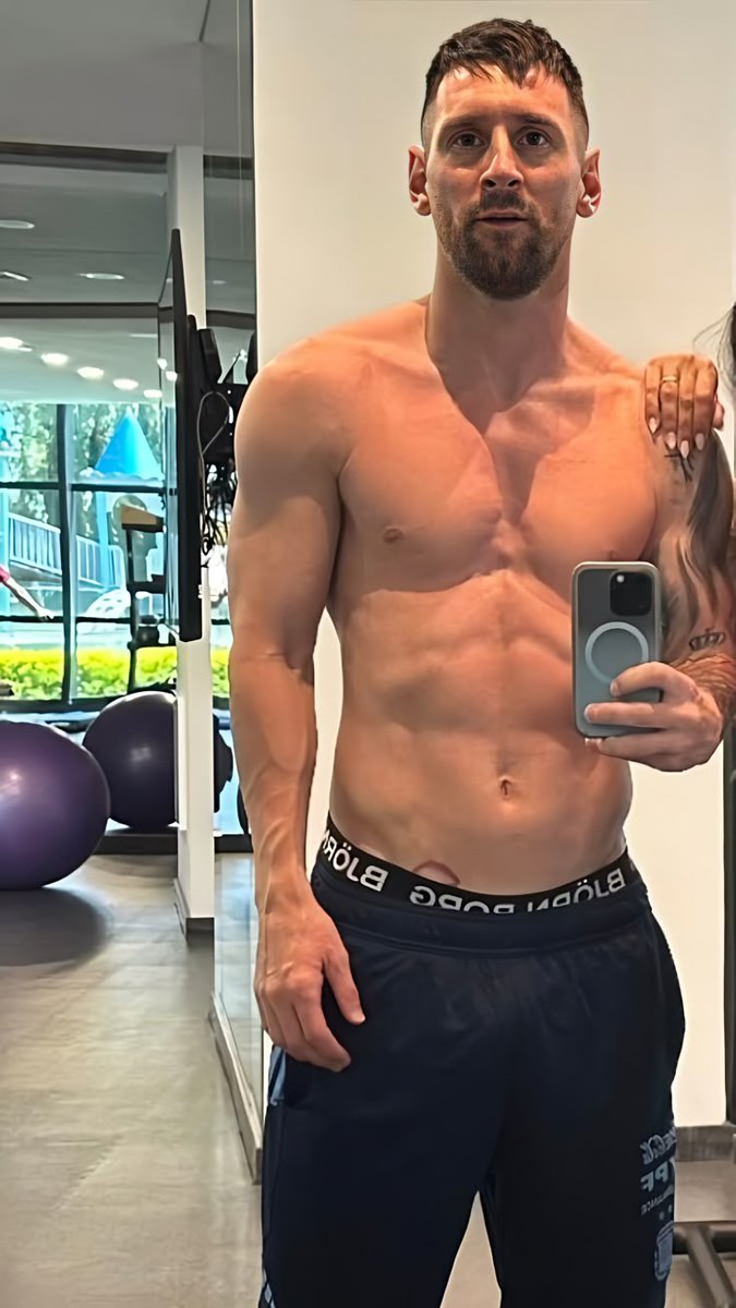 chris evans' husband tweet media