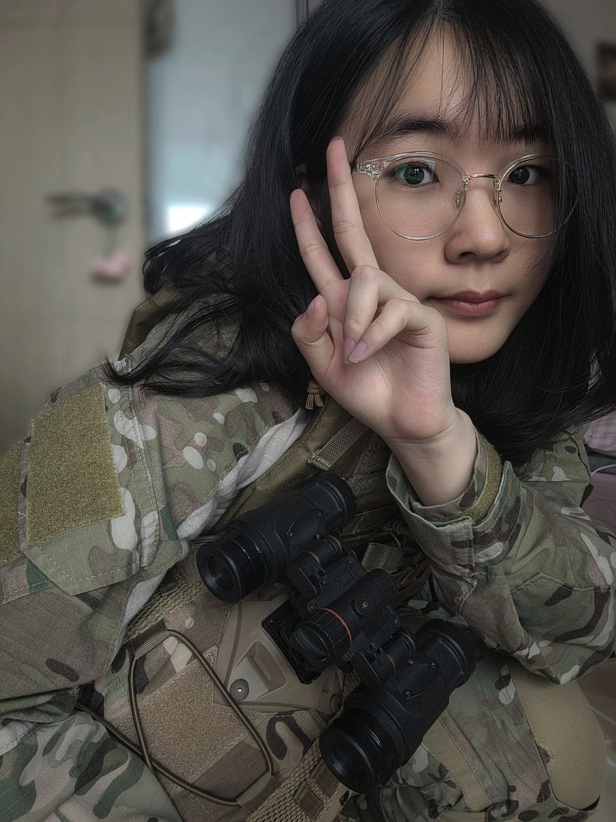 ํธํ๐น tweet media