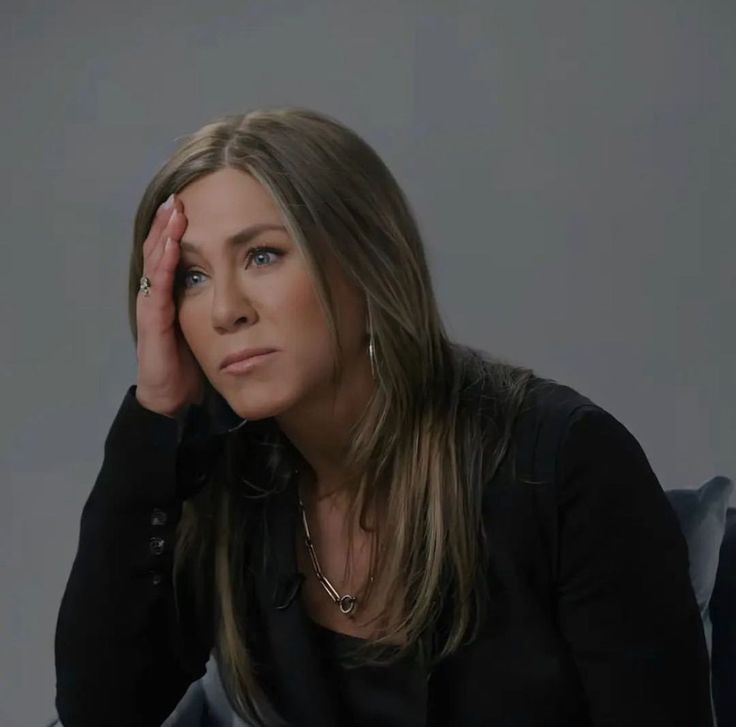 jenniferaniston tweet media