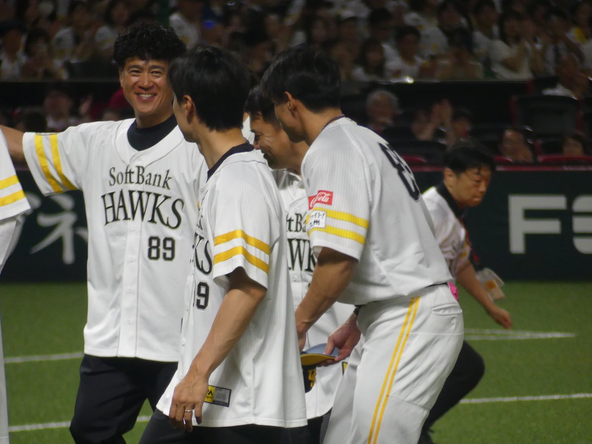 Akira_01130's tweet photo. これだけのレジェンド達のプレッシャーを打ち返してヒーローになる男
#柳田悠岐 #王レガシーデー https://t.co/LICErOPrSf