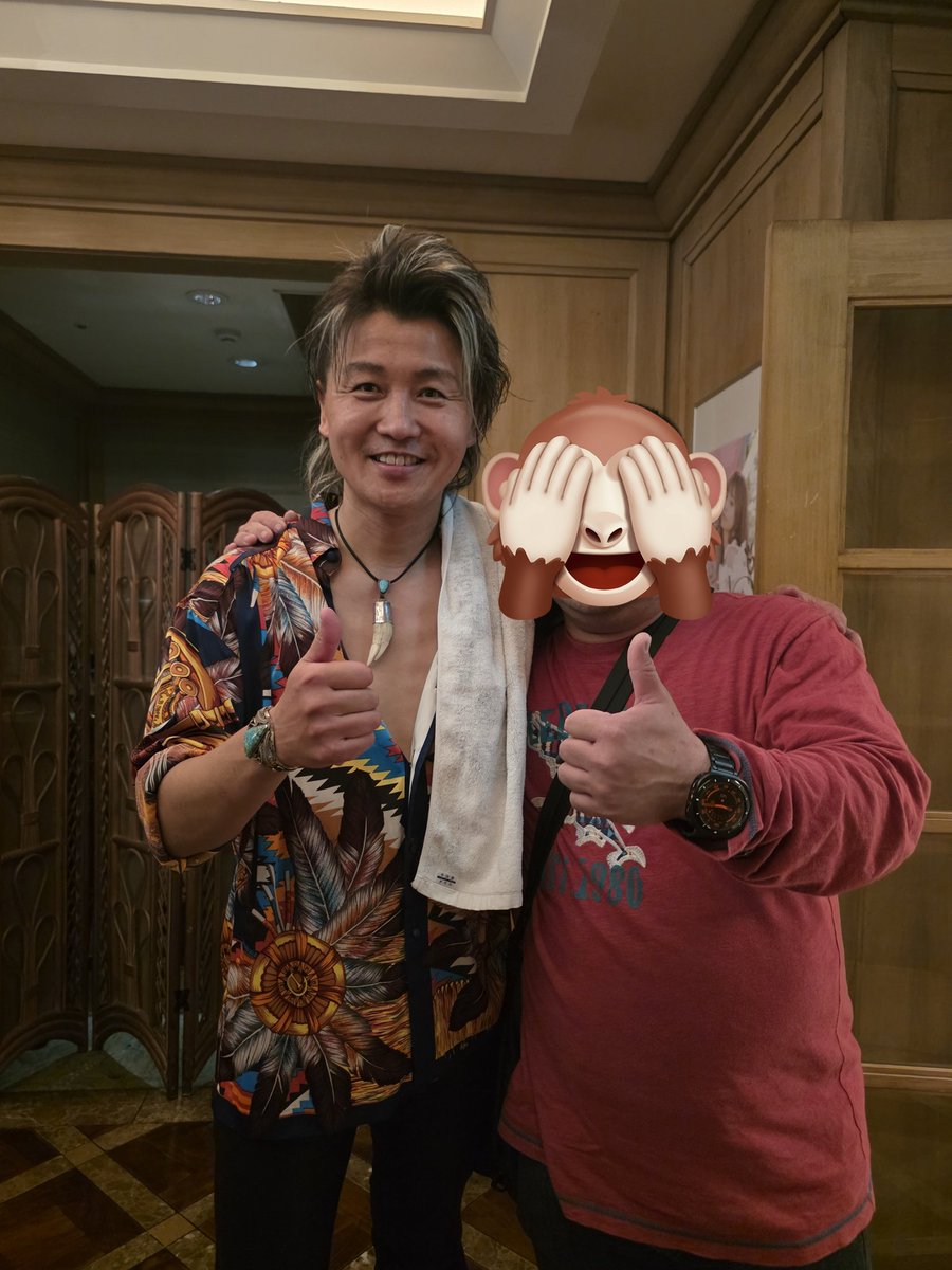 fam4432's tweet photo. 今更ですが・・・
去年に続き、2度目のライブも最高でした。
転職活動だったりでいろいろと凹んでた時に、辰也さんの歌、歌詞がグッときて、前向きになれました。
また次回も参加したいです。
#CBCラジオ
#いくしか
#河原崎辰也 https://t.co/DkBX8gJU7k