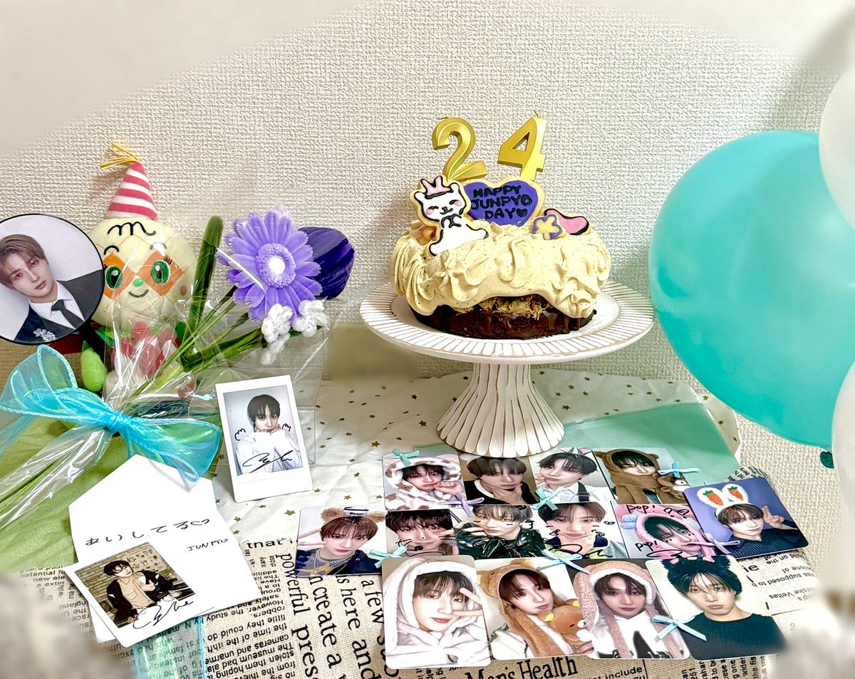 555fudeco's tweet photo. 5/25になった〜👏👏!!
ジュンピョ！改めてお誕生日おめでとう！
本物のケーキを準備したよ🎂
また今年も君の誕生日を祝えて嬉しいで🥰
앞으로도 같이 함께 하자😌💕
#NouerA #누에라 #JUNPYO #준표 #ジュンピョ
#HAPPYJUNPYODAY
#ジュンピョに届けるsweetsdays https://t.co/4ldwZPqVpy