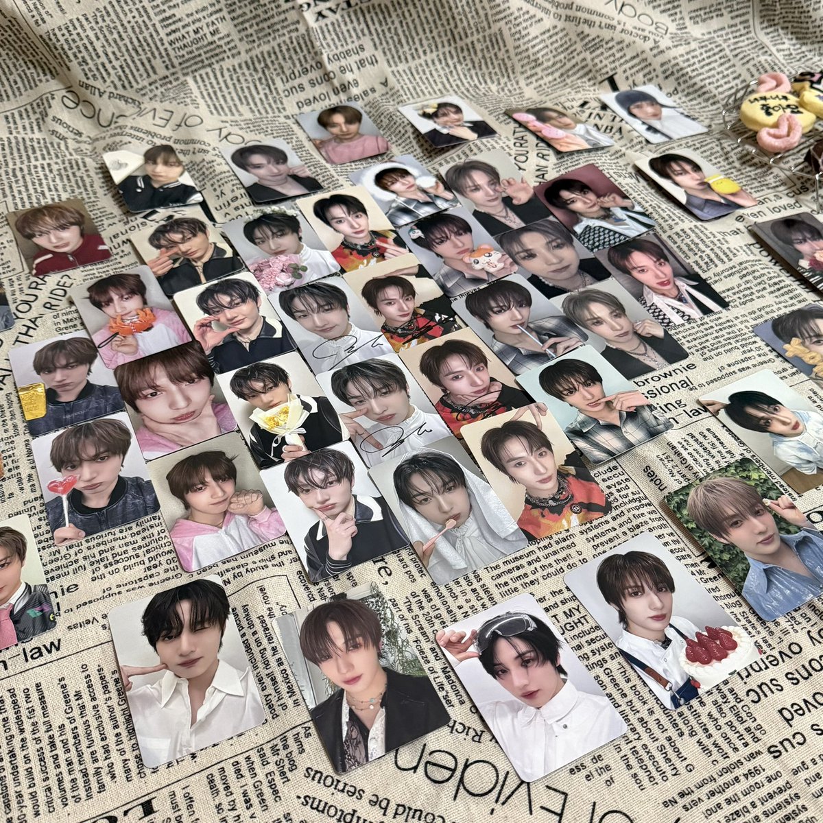 555fudeco's tweet photo. 5/25になった〜👏👏!!
ジュンピョ！改めてお誕生日おめでとう！
本物のケーキを準備したよ🎂
また今年も君の誕生日を祝えて嬉しいで🥰
앞으로도 같이 함께 하자😌💕
#NouerA #누에라 #JUNPYO #준표 #ジュンピョ
#HAPPYJUNPYODAY
#ジュンピョに届けるsweetsdays https://t.co/4ldwZPqVpy