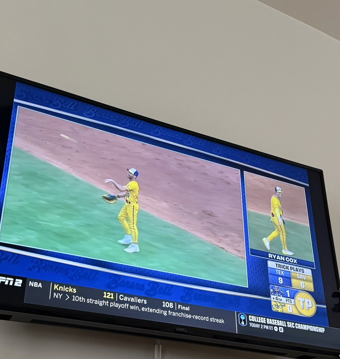ToastCheap69's tweet photo. *Turns on TV on a fine Sunday morning… Banana Ball pops up*

*Watches a guy named RAC hit a 245 Ft Homer to Left field in front of 80,000 people *

*Immediately turns off the TV* 

#SundayRuined #SHRINK https://t.co/sY85XijOtk