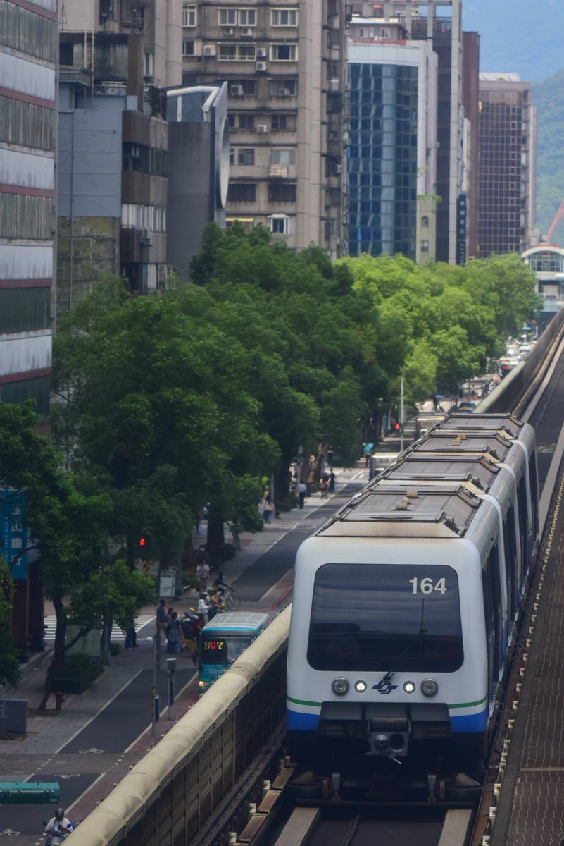 TY_Rapid's tweet photo. 台湾の車両たちはカッコいい車ばかりですね https://t.co/Dzm7uftapQ
