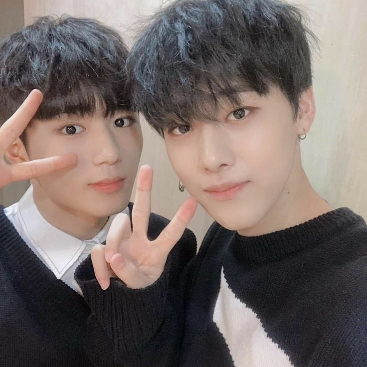킹갓ฅ tweet media