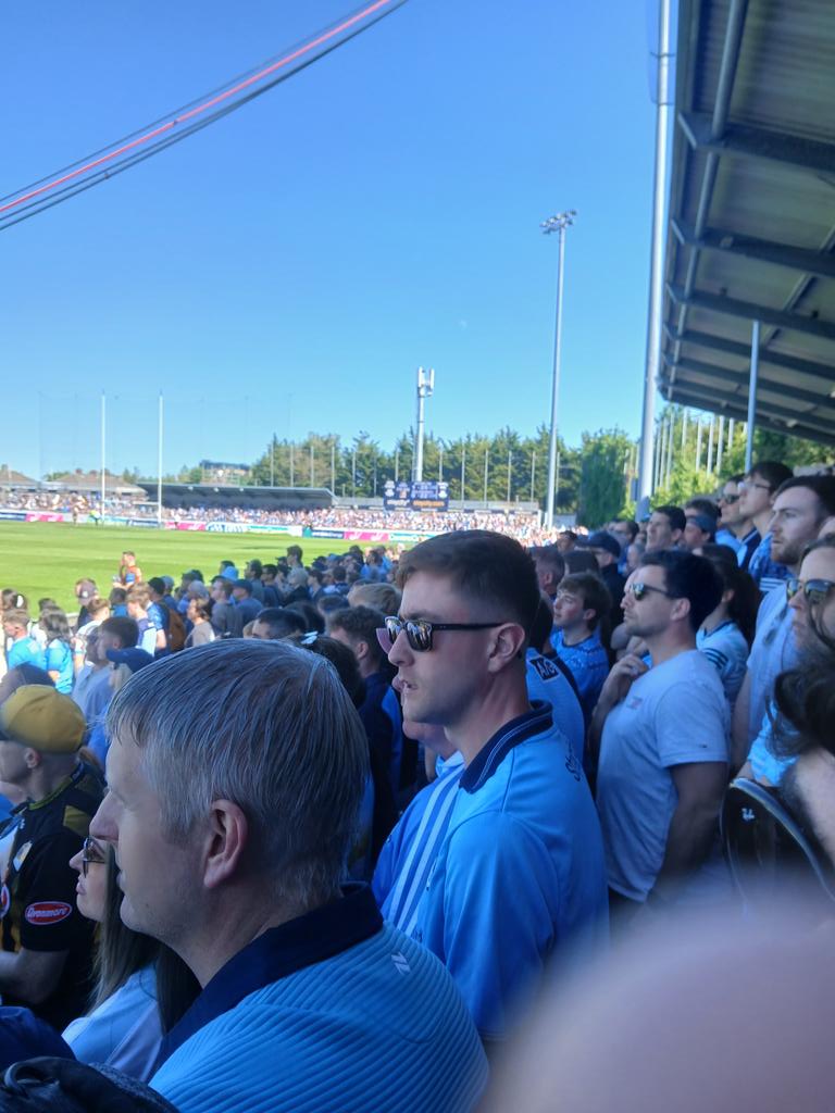 RoyCurtis68's tweet photo. Parnell Park is a magical venue on days like today.
Claustrophobic, atmospheric, packed.
The sun shining.
And a towering Dublin display. https://t.co/GceDFRlslD