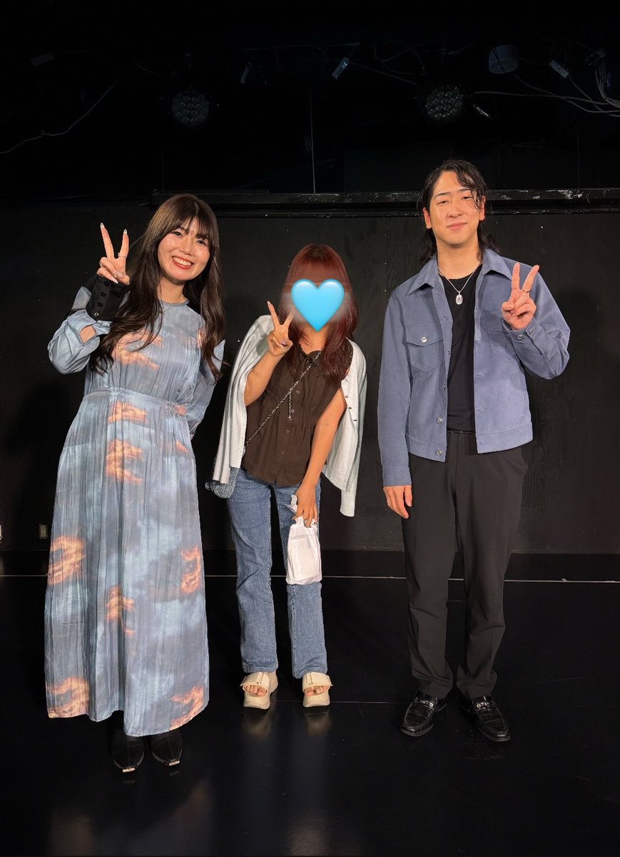 mmww_f's tweet photo. おかば先生出版＋お誕生日おめでとうございます🎉
おかば先生とたっくーさんのお話聞いて、
私もネイリスト頑張ろ〜！ってなりました👍😭 
今日もオイル買ったら3ショット当たったし、BWJの時も大抽選会で、おかば先生のサイン入りの新作ジェル当たって幸せだった😭🩵 https://t.co/8aTAs5WMG4
