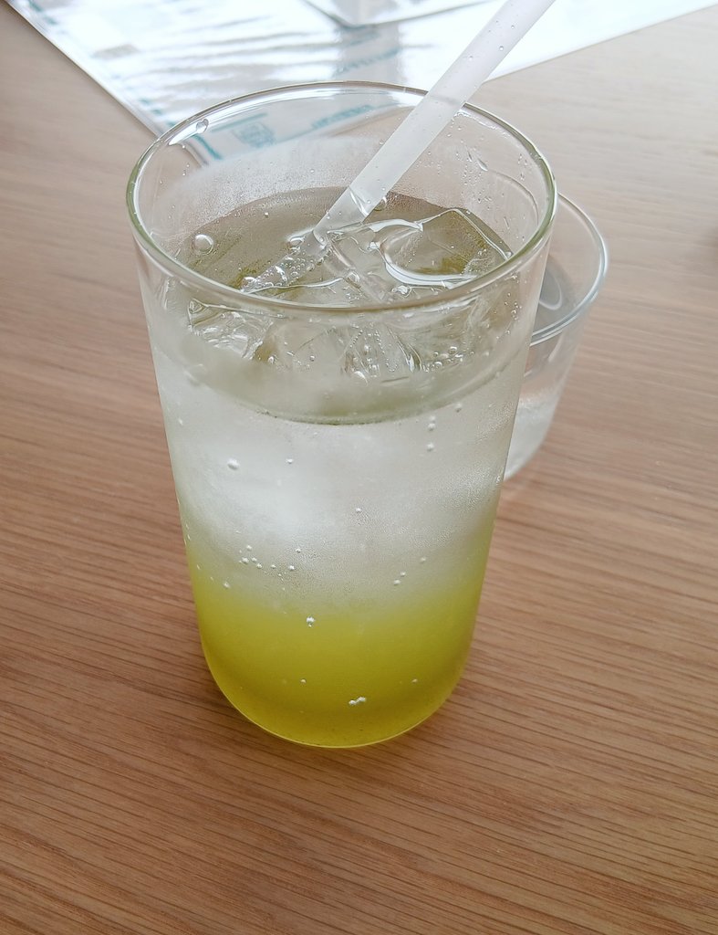 amachan9's tweet photo. 児島まで足を伸ばして瀬戸大橋を見つつお茶ソーダ🍸
このときばかりはハイファイセットを聴きたくなりましたよ🪸 https://t.co/AaHbYJXRbP