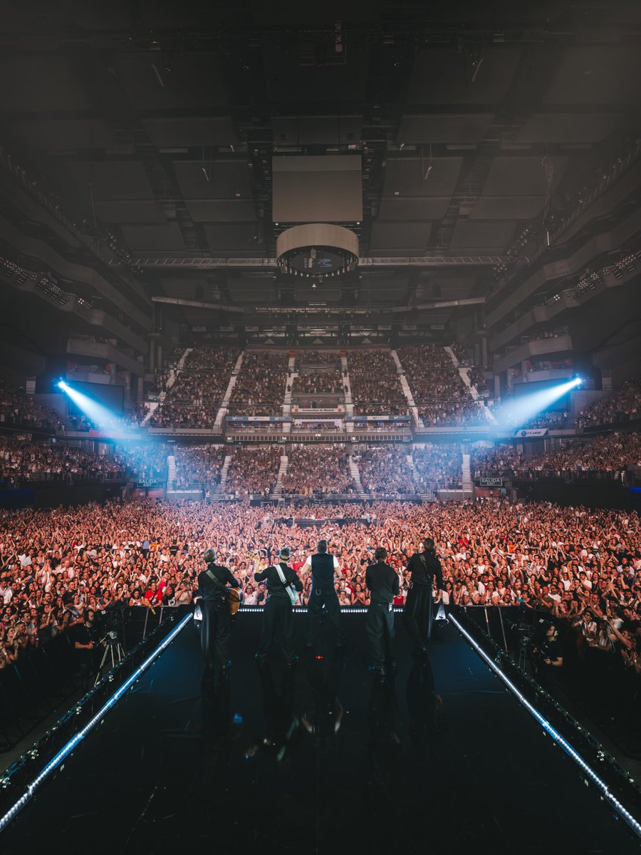 AlboranTeam's tweet photo. #Info Segunda noche de ensueño y sold out de @pabloalboran en el @MovistarArenaEs con su #GlobalTourKM0Madrid, donde convirtió la capital en una auténtica fiesta junto a @guilletoledano, @CarlaMorrisonmx y @antonyzetta.

Próxima parada el sábado en Valencia con entradas agotadas. https://t.co/xpzvclQseH