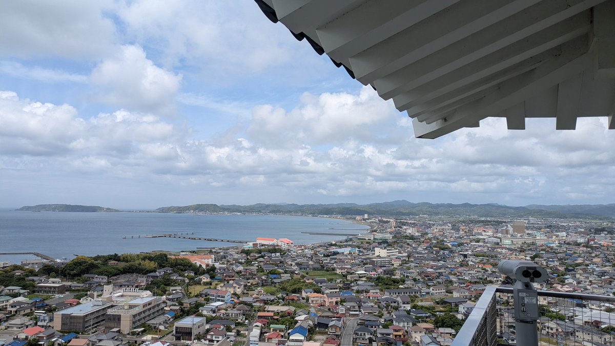 AlphinaF85's tweet photo. 館山城　山の上だった　2日連続はキツい
ちょうど出発時間だったシャトルバスで上まで
里見八犬伝は霊玉のことしか… https://t.co/F5NvhISWUN