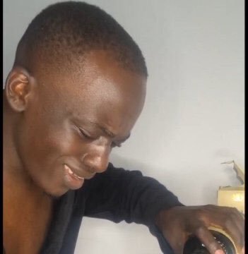 its_Mburuke's tweet photo. @John63681549 Finya hiyo fake millionaire 😂 https://t.co/EAmnd0LrIK