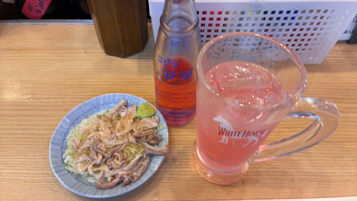 readingtime_km's tweet photo. おやすみだったけど会社のことで勉強しなくていけなくて、緊張の1日でした。
カロリー無視でバイスで一人打ち上げ。
おかげさまで焼酎多いので1瓶で2杯いける。

晩杯屋にはいつも感謝しています☺️ https://t.co/nb1vjLv1li