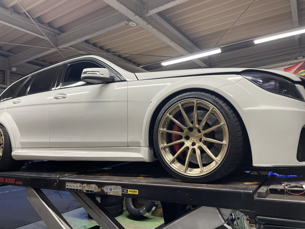 お馴染みの私のC63ですが、先日夜走ったらエンジンチェックランプが