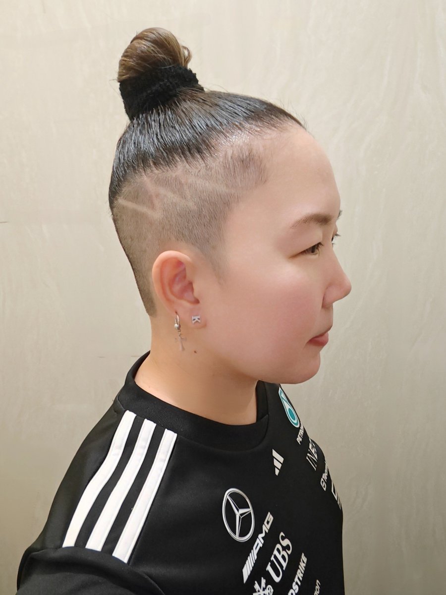 beckkaew's tweet photo. Refresh 👌 #UnderCut #UnderCutDesign​ #UndercutGirls #UndercutGirl #UnderCutforWomen https://t.co/aCURAiZkvK