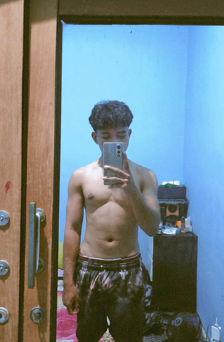 Macaronerr's tweet photo. halo
#gaysemarang #gaytembalang https://t.co/C8cQkDUXJG