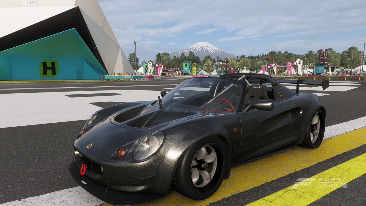 Sch_1228's tweet photo. Forza Horizon 6
車のカスタマイズ色々いじれて面白い
とりあえず現時点でのお気に入りはLotusのElise
AとS1クラス用にそれぞれ調整中 https://t.co/XWcTkAcFgu