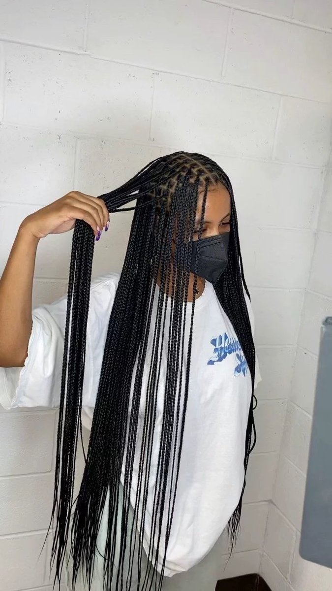 kiki ,The Clothing Vendor tweet media