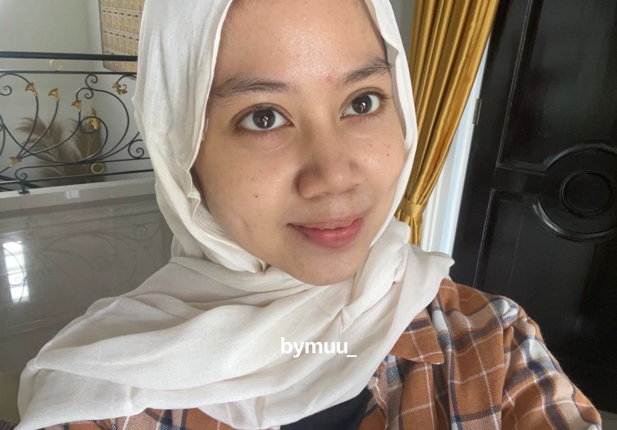 bymuu_'s tweet photo. jarang upload bareface tapi akhir akhir ini jadi lebih pede buat upload 🥹✨ 
sekalian mau share basic skincare dari Clinelle yang lagi aku pakai belakangan ini yang pelan-pelan masuk list holy grail ku💟 https://t.co/blTcQR88V5
