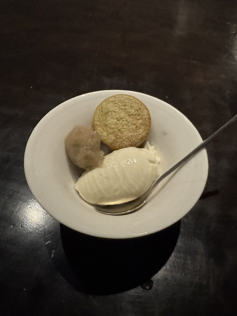 okka's tweet photo. そら豆のアイス、蕗のとう練り込んだあんこ玉、新茶のクッキー https://t.co/Ued7ZoZMYl