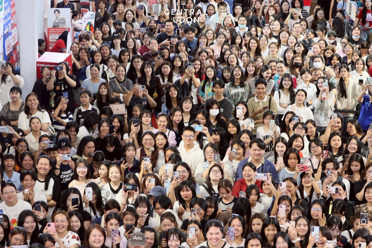 CentralUdon's tweet photo. ขอบคุณที่มาหากันน้าา 💗🫶🏻
บรรยากาศ Mini Concert จาก LATTE x KIM 😍 ในงาน The 1 Day Mini Showcase พบความสนุก และกิจกรรมมากมายเพื่อสมาชิก The 1 ✨

📍 ลานกิจกรรมชั้น 1 เซ็นทรัล อุดร 
#The1Day2026 #The1xLatteKim #LatteKim #CentralUdon https://t.co/nY1QoVKa2I