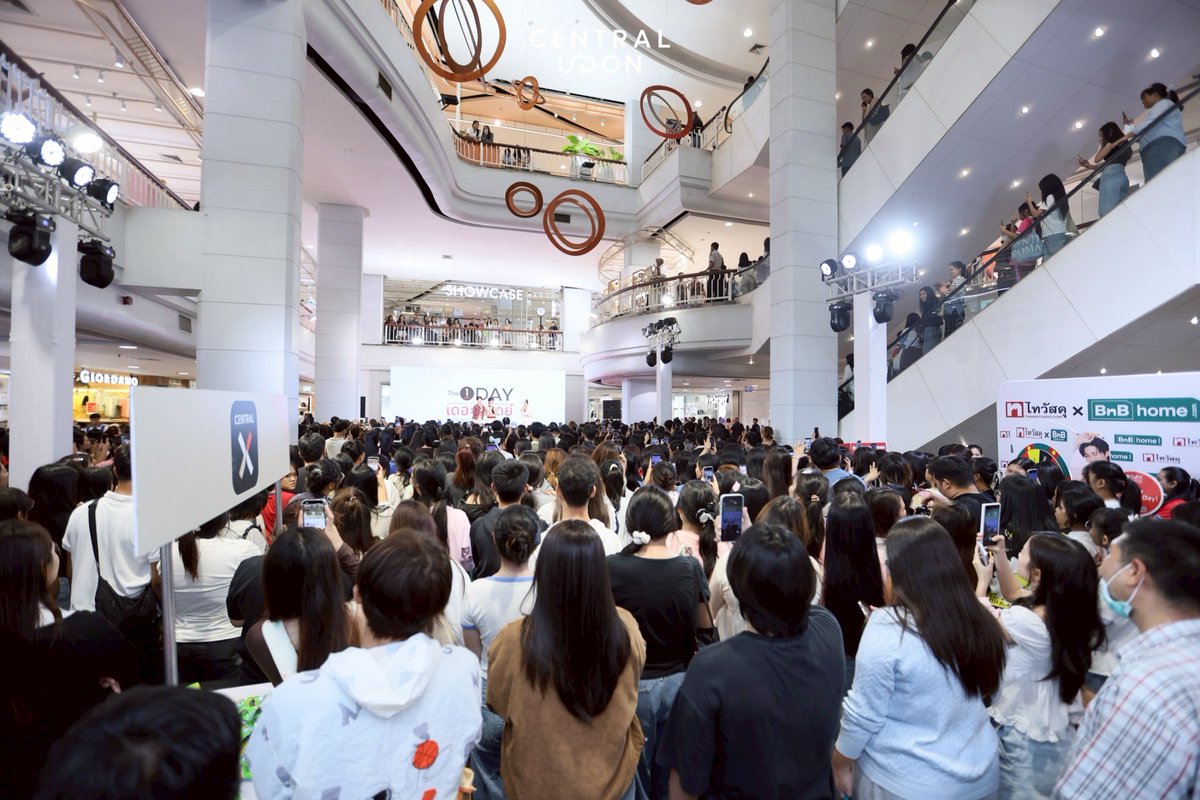 CentralUdon's tweet photo. ขอบคุณที่มาหากันน้าา 💗🫶🏻
บรรยากาศ Mini Concert จาก LATTE x KIM 😍 ในงาน The 1 Day Mini Showcase พบความสนุก และกิจกรรมมากมายเพื่อสมาชิก The 1 ✨

📍 ลานกิจกรรมชั้น 1 เซ็นทรัล อุดร 
#The1Day2026 #The1xLatteKim #LatteKim #CentralUdon https://t.co/nY1QoVKa2I