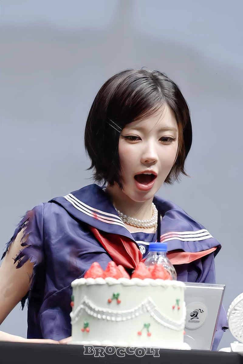broccoli_ae's tweet photo. 260517 
🍓🐰
#ASA #ENAMIASA #아사 #榎並杏紗 #베이비몬스터  #BABYMONSTER https://t.co/KpET473IlK