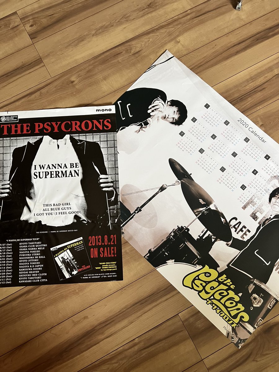 psycrons's tweet photo. 磔磔ワンマンはいよいよ今週水曜！
という事で在庫発見！
2013年、4曲入りEPポスター、
2020年カレンダー、
余っちゃってますんで、欲しい方差し上げますよー。要らん？か？
と、2020年と今年は曜日が一緒やないかー！笑笑
コロナ禍始まった年を思い出しながら…ね。

とにかく！まだまだ予約受付中！ https://t.co/dTssqlKSbl