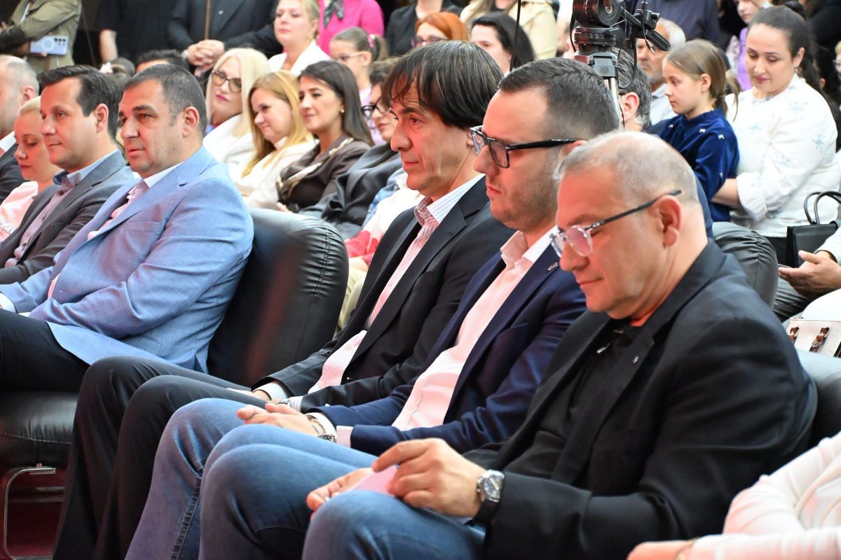 boro_dz's tweet photo. Концерт за Патронатот на музичкото училиште "Боро Џони"- Струмица https://t.co/RSdZn9Bkgf